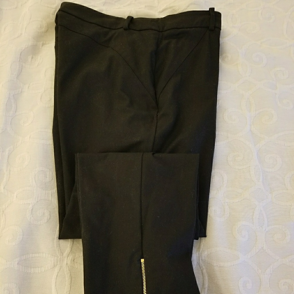 Calvin Klein ankle pants with zipper at ankle
